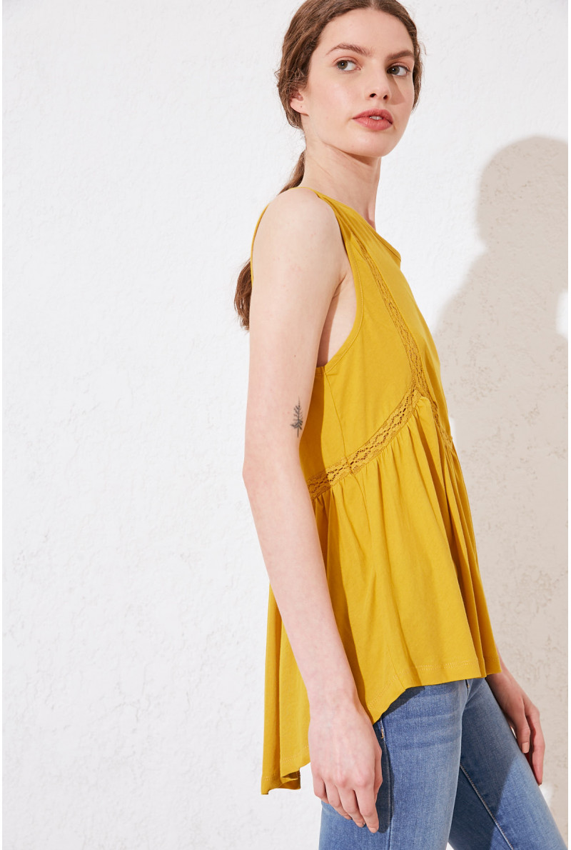 MUSCULOSA C/R MAGNOLIA