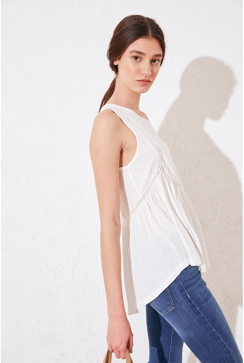 MUSCULOSA C/R MAGNOLIA