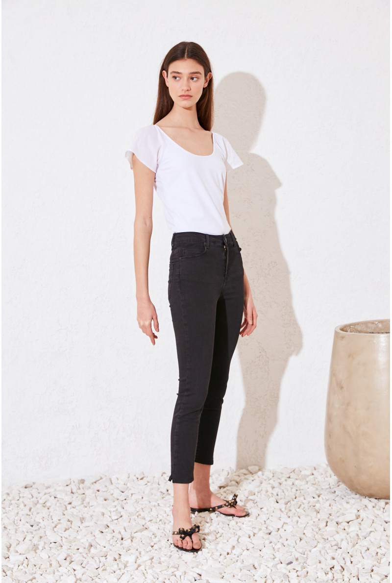 REMERA C/R M/C KUNIS