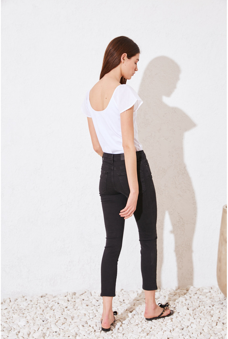 REMERA C/R M/C KUNIS