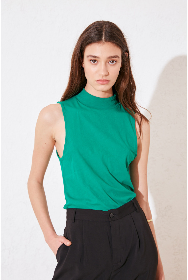 AMERICANA POLERA GABLE