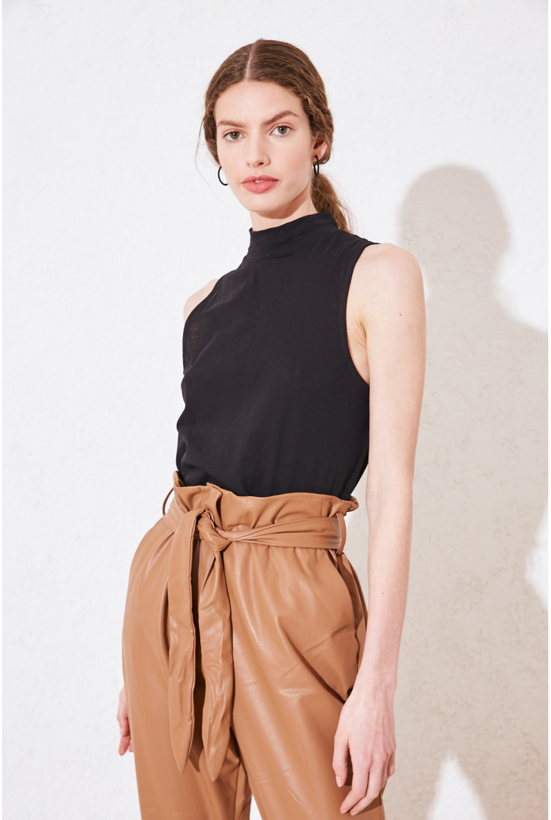AMERICANA POLERA GABLE