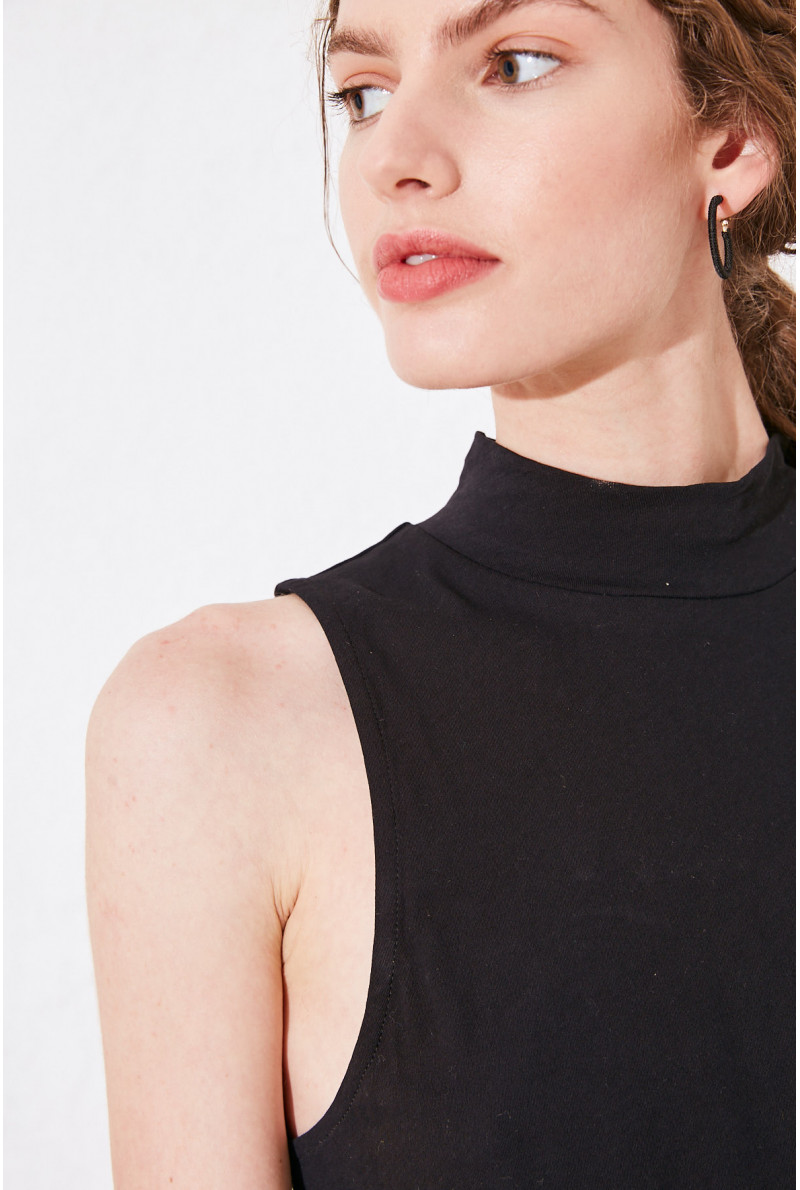 AMERICANA POLERA GABLE