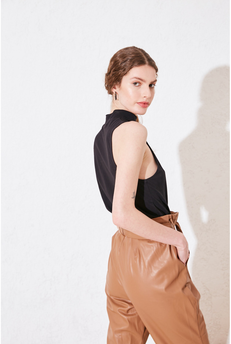 AMERICANA POLERA GABLE