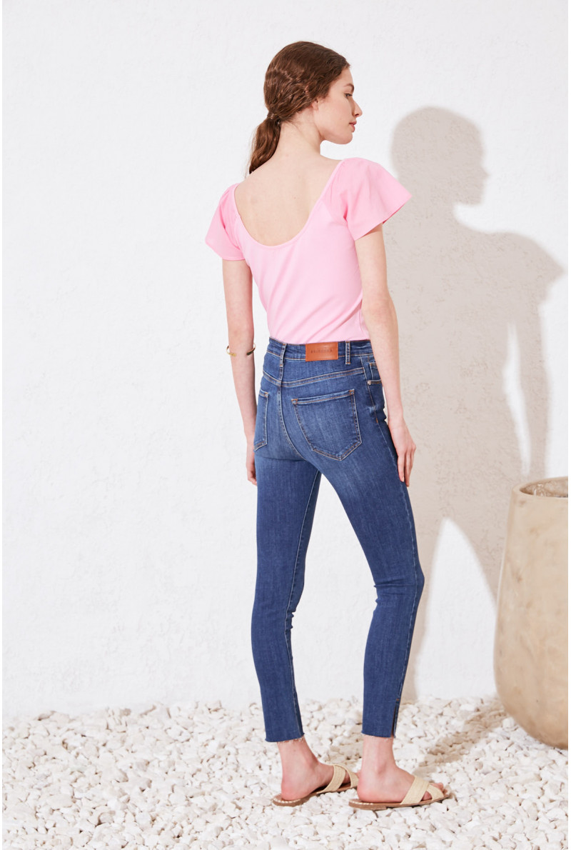 REMERA C/R M/C KUNIS