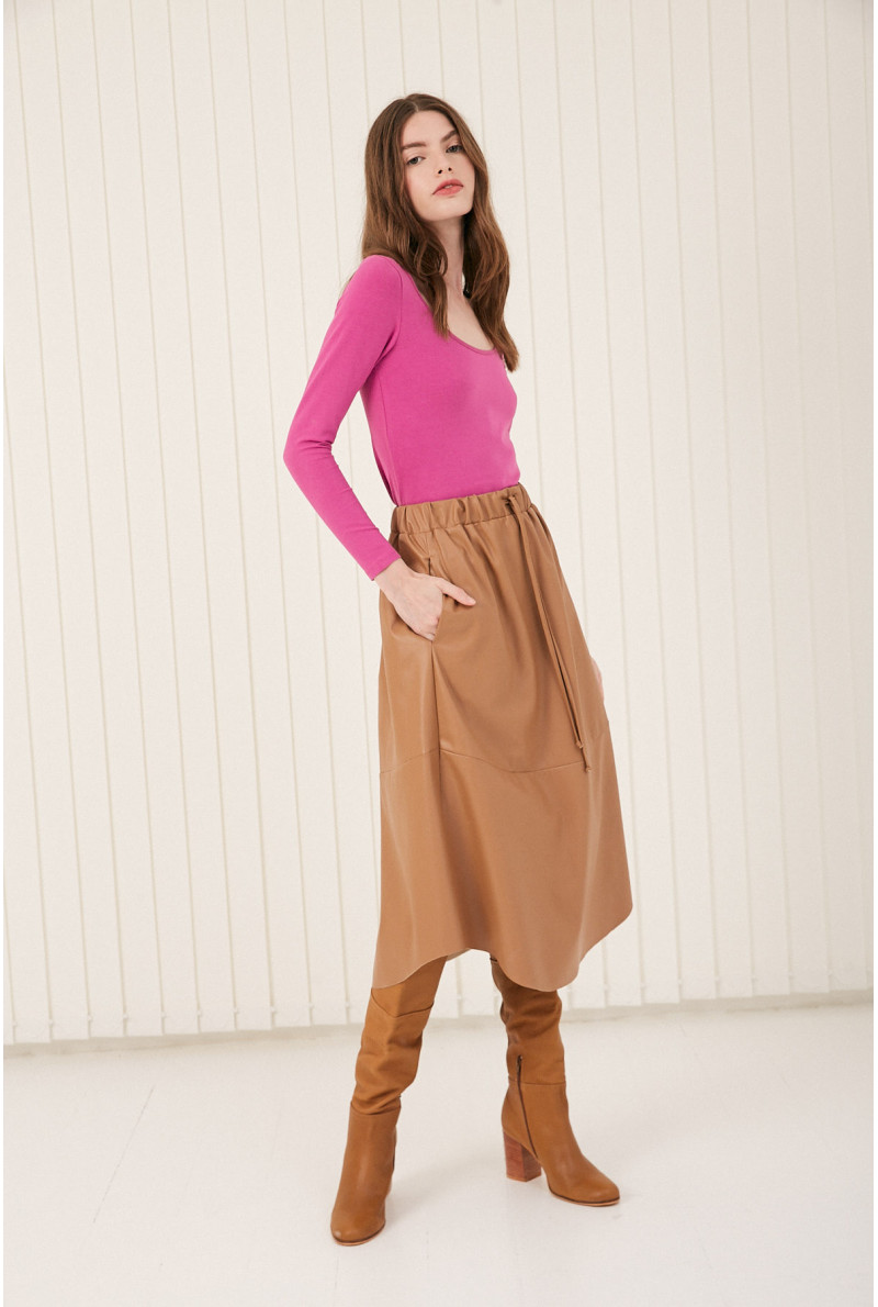 REMERA C/CUADRADO M/L MOORE