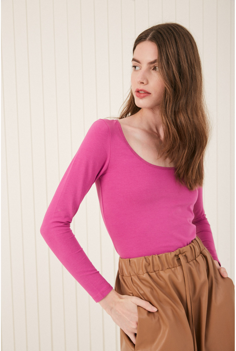 REMERA C/CUADRADO M/L MOORE