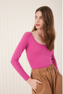 REMERA C/CUADRADO M/L MOORE