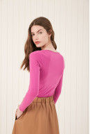 REMERA C/CUADRADO M/L MOORE