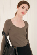 REMERA C/CUADRADO M/L MOORE