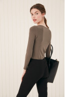 REMERA C/CUADRADO M/L MOORE