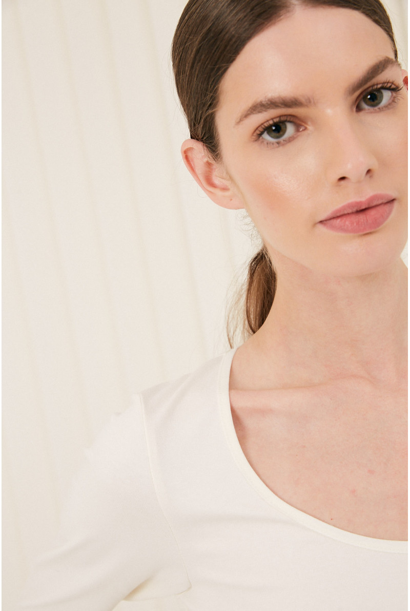 REMERA C/CUADRADO M/L MOORE