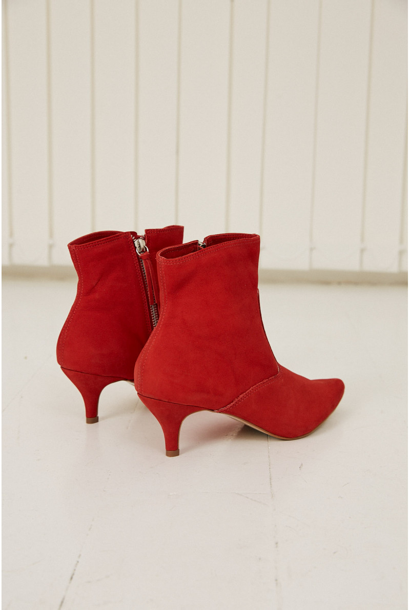 BOTA DICKINSON