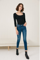 REMERA C/CUADRADO 3/4 LAURYN