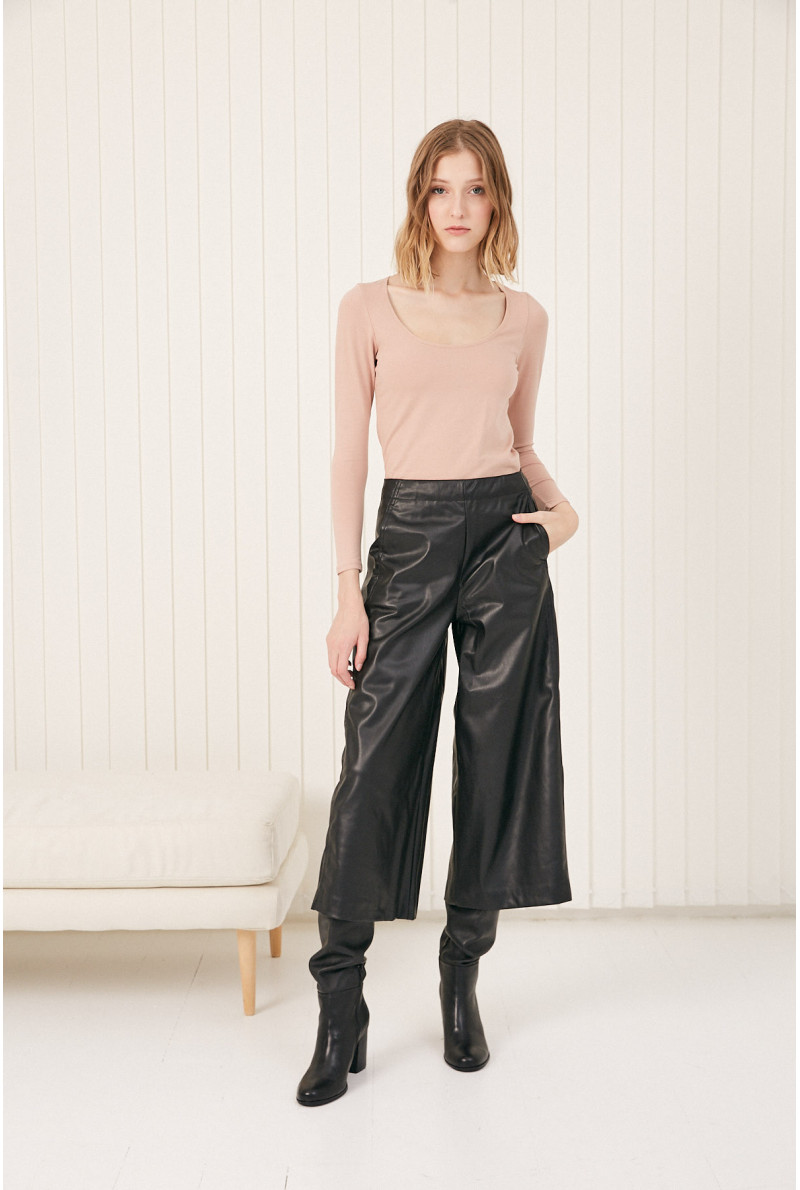 REMERA C/CUADRADO M/L MOORE