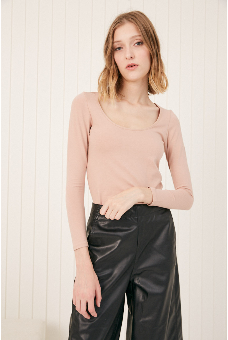 REMERA C/CUADRADO M/L MOORE