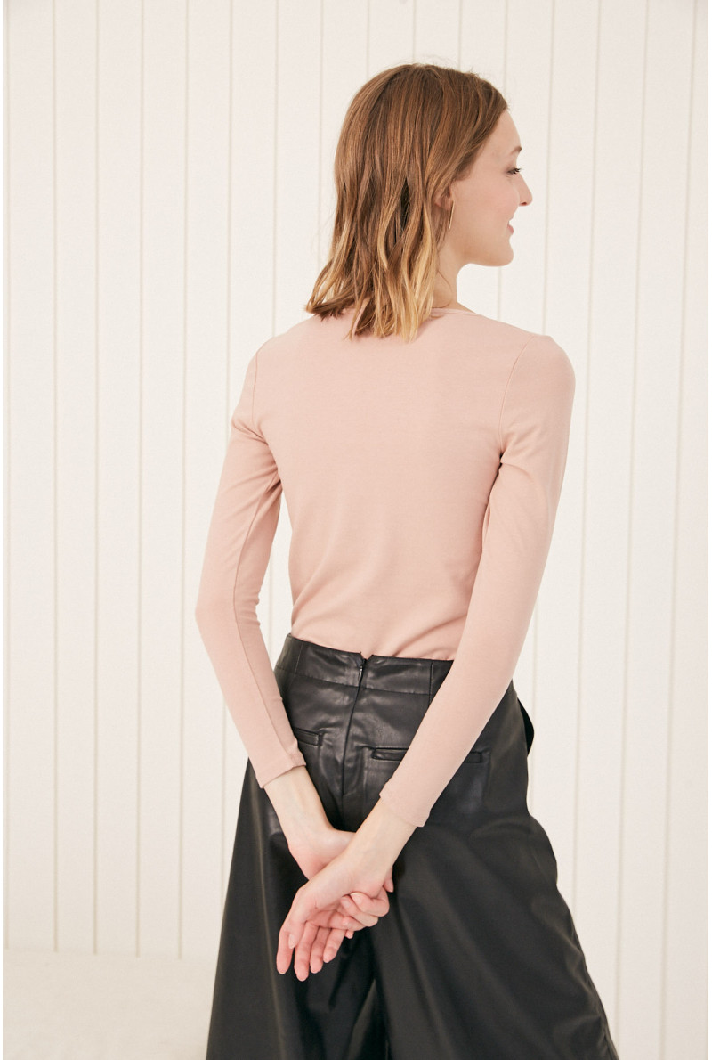 REMERA C/CUADRADO M/L MOORE