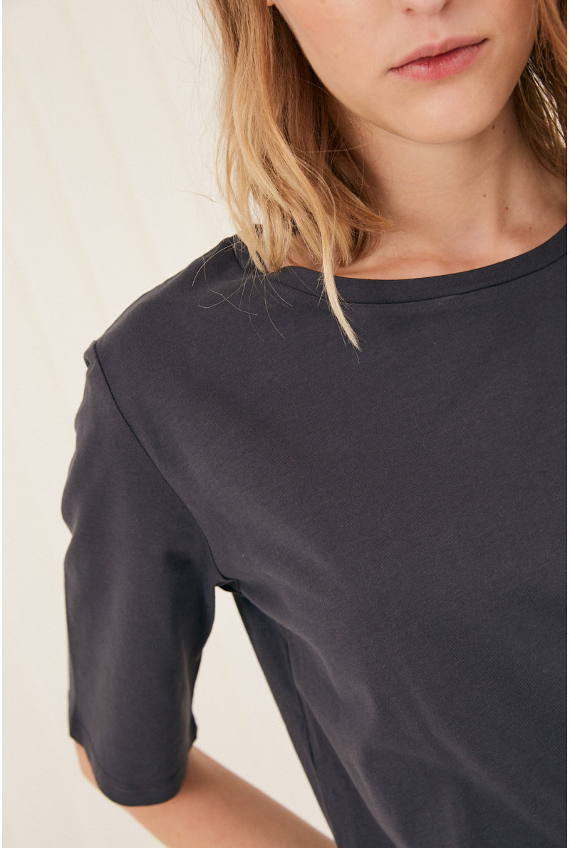 REMERA C/R M/CODO ELLA