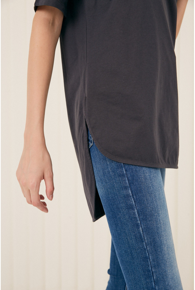 REMERA C/R M/CODO ELLA