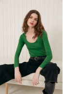 REMERA C/CUADRADO M/L MOORE