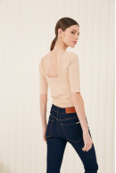 REMERA C/CUADR M/CODO MOORE