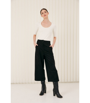 REMERA C/CUADR M/CODO MOORE