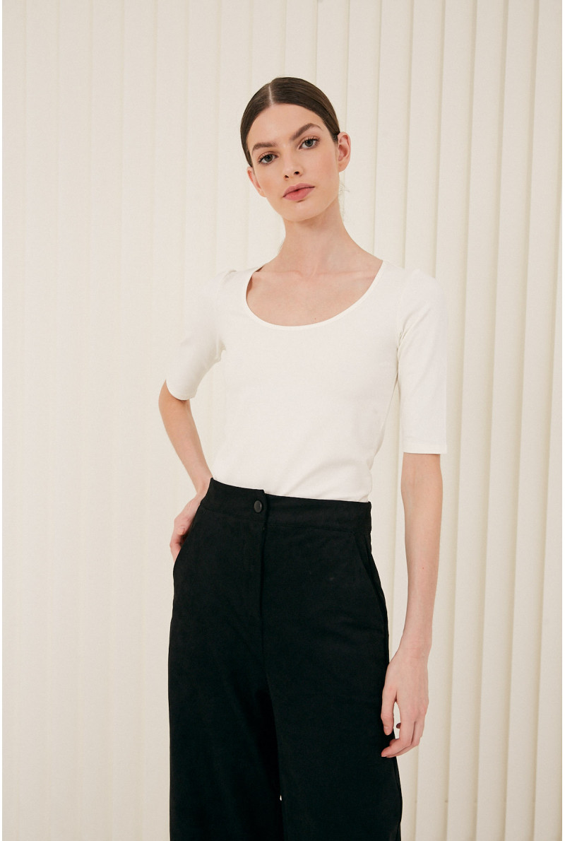 REMERA C/CUADR M/CODO MOORE