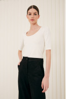 REMERA C/CUADR M/CODO MOORE