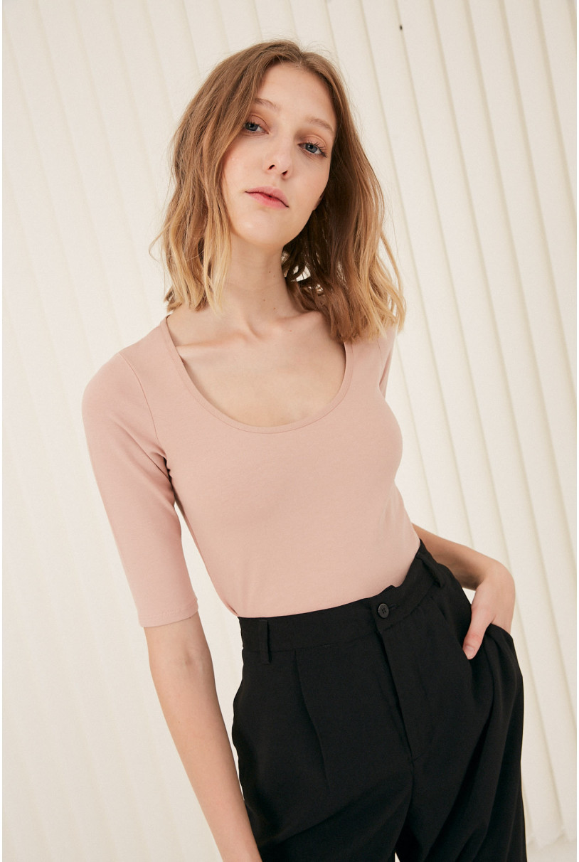 REMERA C/CUADR M/CODO MOORE