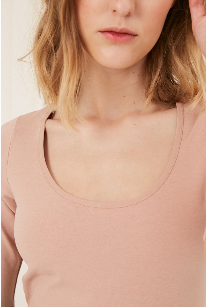 REMERA C/CUADR M/CODO MOORE