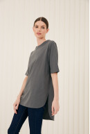 REMERA C/R M/CODO ELLA