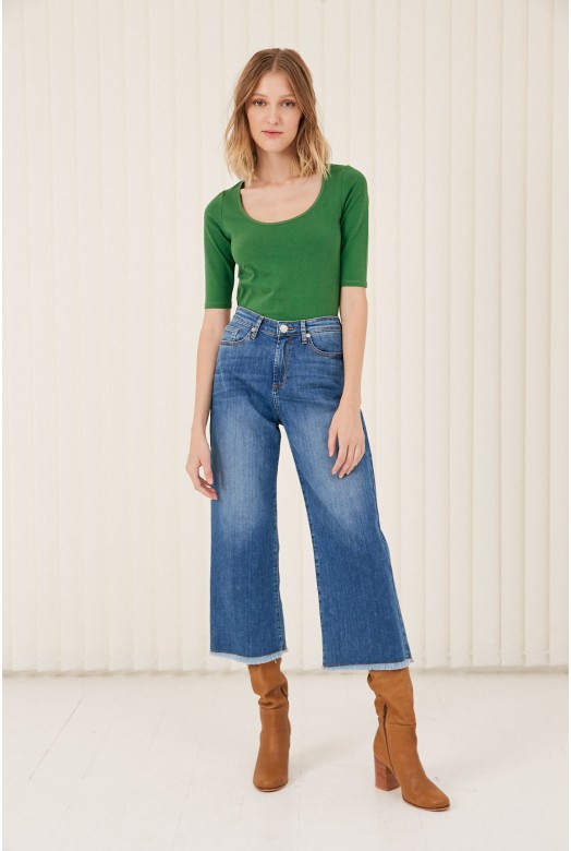 REMERA C/CUADR M/CODO MOORE