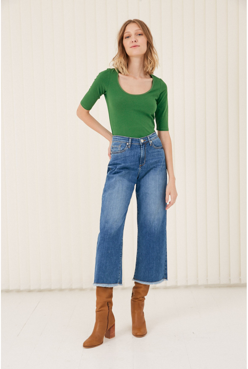 REMERA C/CUADR M/CODO MOORE