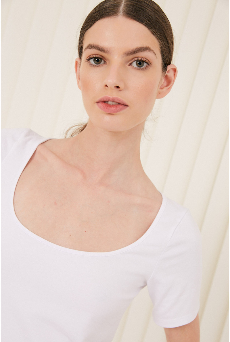 REMERA C/CUADRADO M/C CEZANNE